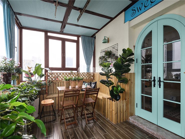 別墅陽(yáng)臺(tái)裝修效果圖