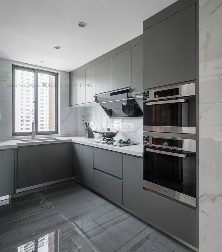 萬(wàn)科圣豐翡翠之光140㎡封閉式廚房裝修效果圖